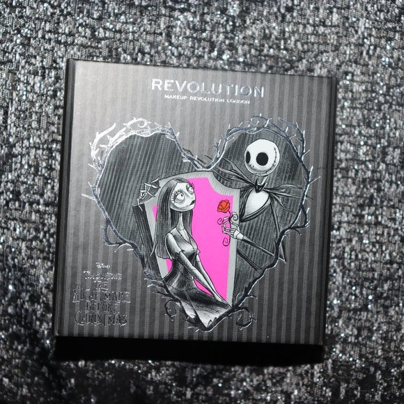 Makeup Revolution X Disney Nightmare Before X-Mas - Picture 1 of 3